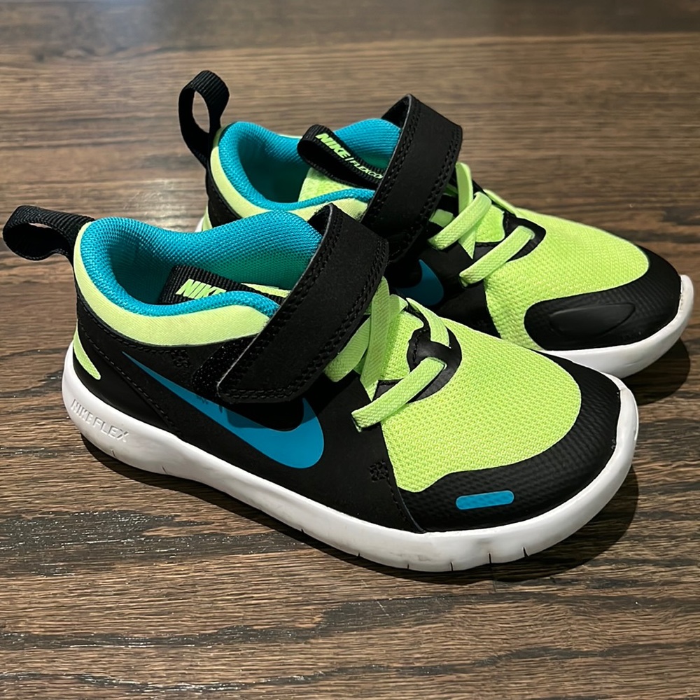 Nike Flex toddler boys shoes, size 11C